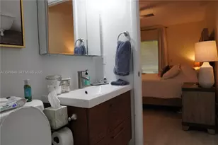 453 Lakeview Dr, Weston, FL 33326 - Photo 25