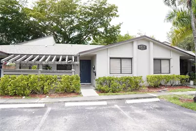 453 Lakeview Dr #2, Weston, FL 33326 - Photo 1