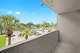 10090 NW 80th Ct, Hialeah Gardens, FL 33016 - Photo 13