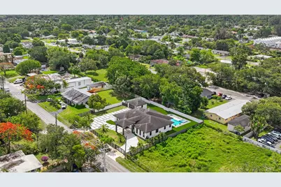 152 NW 165th St, Miami, FL 33169 - Photo 25