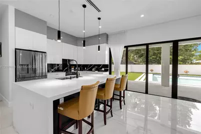 152 NW 165th St, Miami, FL 33169 - Photo 3