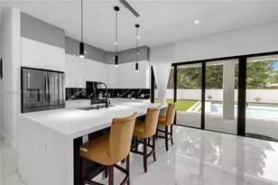 152 NW 165th St, Miami, FL 33169 - Photo 3