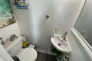 1570 W 46th St, Hialeah, FL 33012 - Photo 9