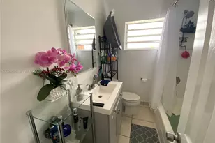 1570 W 46th St, Hialeah, FL 33012 - Photo 7