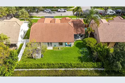 10900 NW 18th Ct, Plantation, FL 33322 - Photo 41