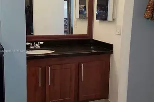 600 NE 36th St, Miami, FL 33137 - Photo 13