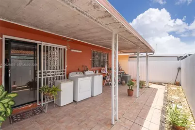 8805 NW 114th Ter, Hialeah Gardens, FL 33018 - Photo 23