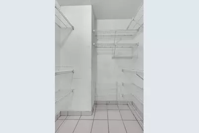 8805 NW 114th Ter, Hialeah Gardens, FL 33018 - Photo 15