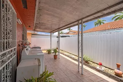 8805 NW 114th Ter, Hialeah Gardens, FL 33018 - Photo 21