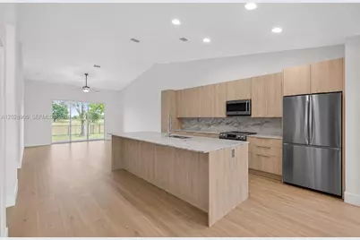 2411 SW Aragon Blvd #2, Sunrise, FL 33322 - Photo 5