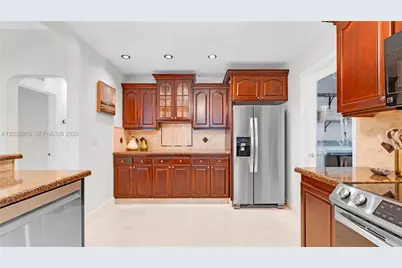 623 NE 17th Way, Fort Lauderdale, FL 33304 - Photo 3