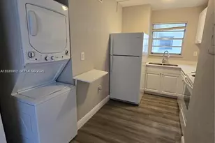 8870 Fontainebleau Blvd, Miami, FL 33172 - Photo 13