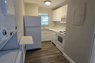 8870 Fontainebleau Blvd, Miami, FL 33172 - Photo 11