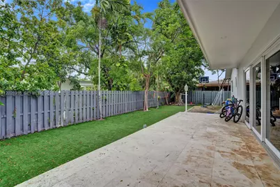 18641 NE 21st Ave, Miami, FL 33179 - Photo 39