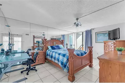 3200 Collins Ave #12-8, Miami Beach, FL 33140 - Photo 17