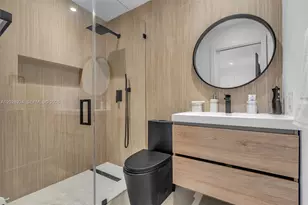 46 NE 164th St, Miami, FL 33162 - Photo 25