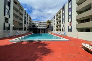 10090 NW 80th Ct, Hialeah Gardens, FL 33016 - Photo 15