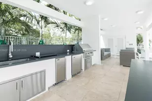 17111 N Biscayne Blvd, North Miami Beach, FL 33160 - Photo 21