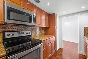 900 Bay Dr, Miami Beach, FL 33141 - Photo 11