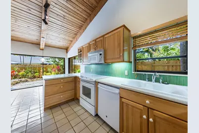 9055 SW 78th Ct, Miami, FL 33156 - Photo 9