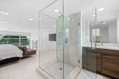 421 Meridian Ave #6, Miami Beach, FL 33139 - Photo 19