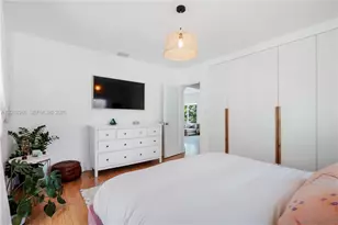 528 NE 72nd St, Miami, FL 33138 - Photo 13