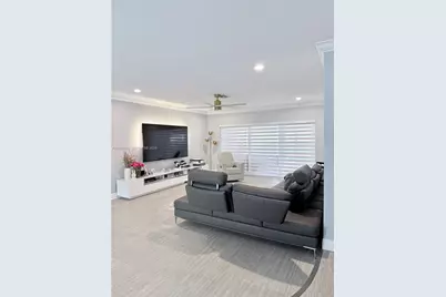 5680 SW 7th St, Plantation, FL 33317 - Photo 3