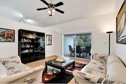13331 NW 11th Ln, Sunrise, FL 33323 - Photo 11