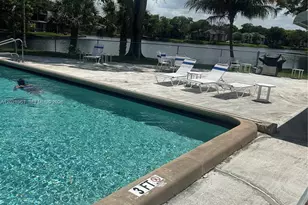 5 Jacaranda Country Club Dr, Plantation, FL 33324 - Photo 3