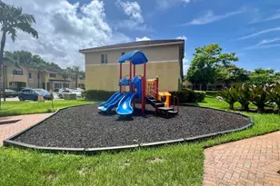 1934 SW 60th Ave, North Lauderdale, FL 33068 - Photo 17