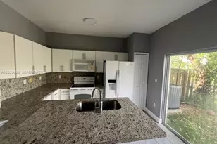 8258 NW 108th Pl, Doral, FL 33178 - Photo 11