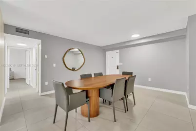 1450 Brickell Bay Dr #1815, Miami, FL 33131 - Photo 3