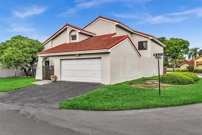 17532 NW 61st Ct N, Hialeah, FL 33015 - Photo 3