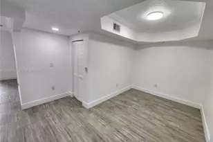 215 SW 117th Terrace, Pembroke Pines, FL 33025 - Photo 7