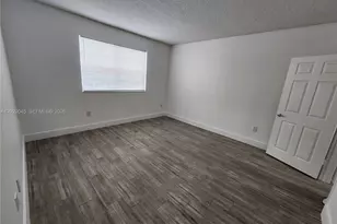 215 SW 117th Terrace, Pembroke Pines, FL 33025 - Photo 11
