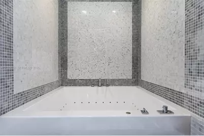 200 Biscayne Boulevard Way #4812, Miami, FL 33131 - Photo 27