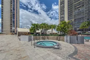 20379 W Country Club Dr, Aventura, FL 33180 - Photo 25