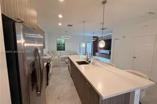 10407 NW 82nd St, Doral, FL 33178 - Photo 7