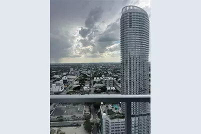 185 SW 7th St #3900, Miami, FL 33130 - Photo 9