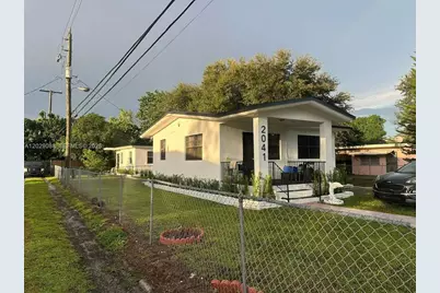 2041 NW 100th St, Miami, FL 33147 - Photo 3