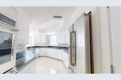 21050 NE 38th Ave #305, Aventura, FL 33180 - Photo 25