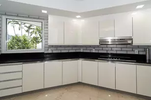 21050 NE 38th Ave, Aventura, FL 33180 - Photo 23