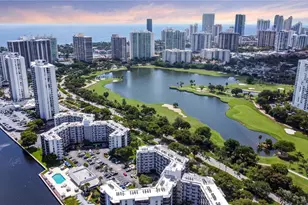 3475 N Country Club Dr, Aventura, FL 33180 - Photo 23