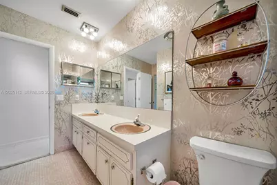 6760 SW 62nd Ter, South Miami, FL 33143 - Photo 17
