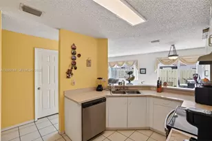 9633 SW 163rd Ct, Miami, FL 33196 - Photo 11