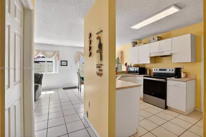 9633 SW 163rd Ct, Miami, FL 33196 - Photo 11