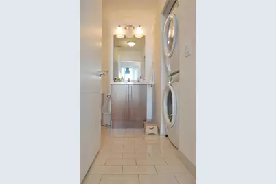 79 SW 12th St #2410-S, Miami, FL 33130 - Photo 9