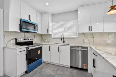 1320 SE 10th St, Deerfield Beach, FL 33441 - Photo 9
