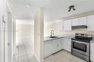 210 SW 11th St, Miami, FL 33130 - Photo 9