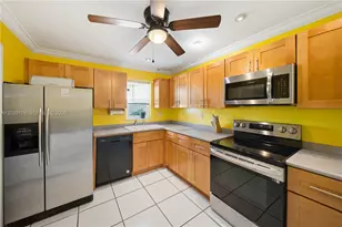 7715 SW 9th St, North Lauderdale, FL 33068 - Photo 15